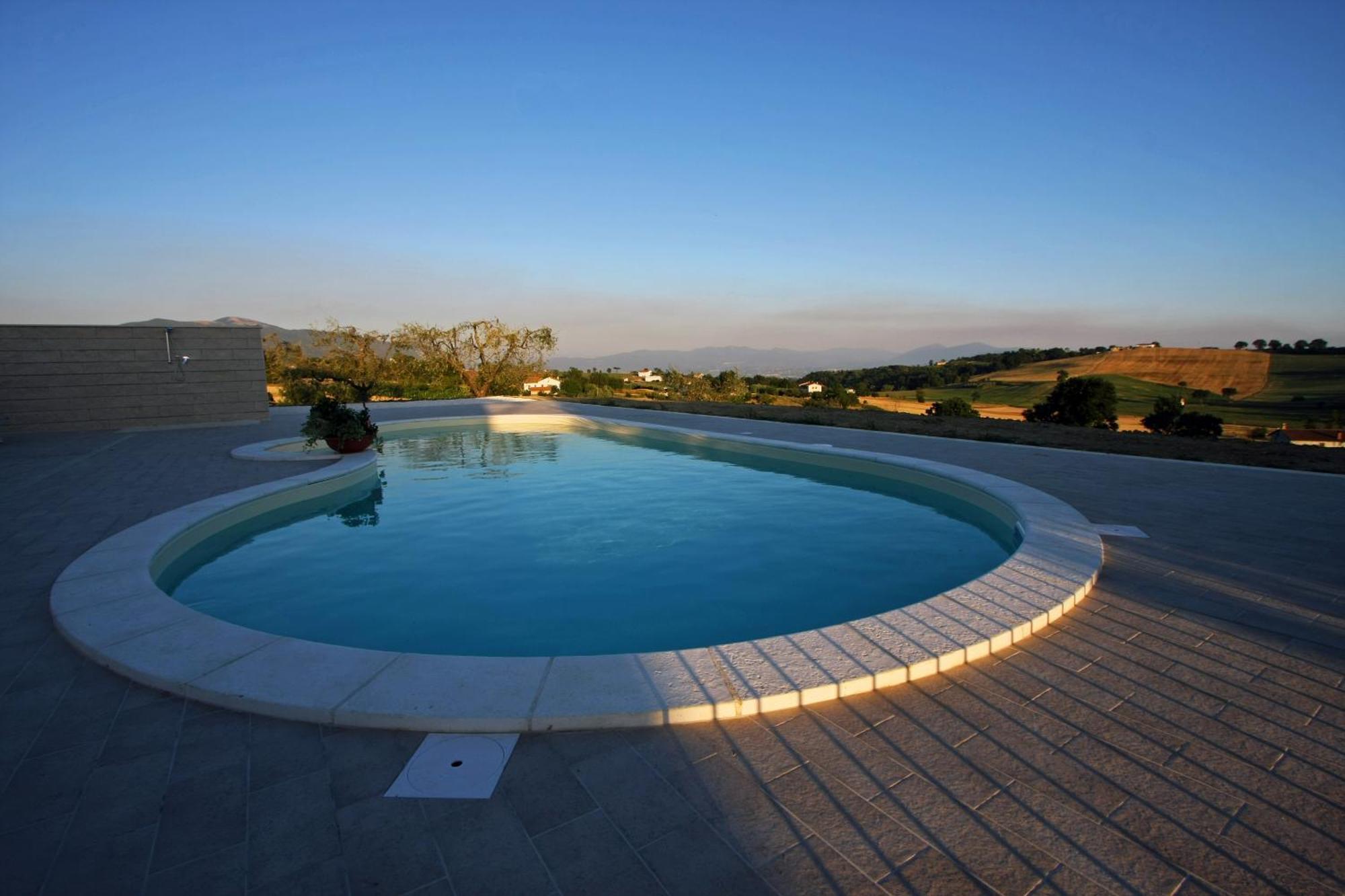 La Collina Del Girasole Villa Montecastrilli Eksteriør billede