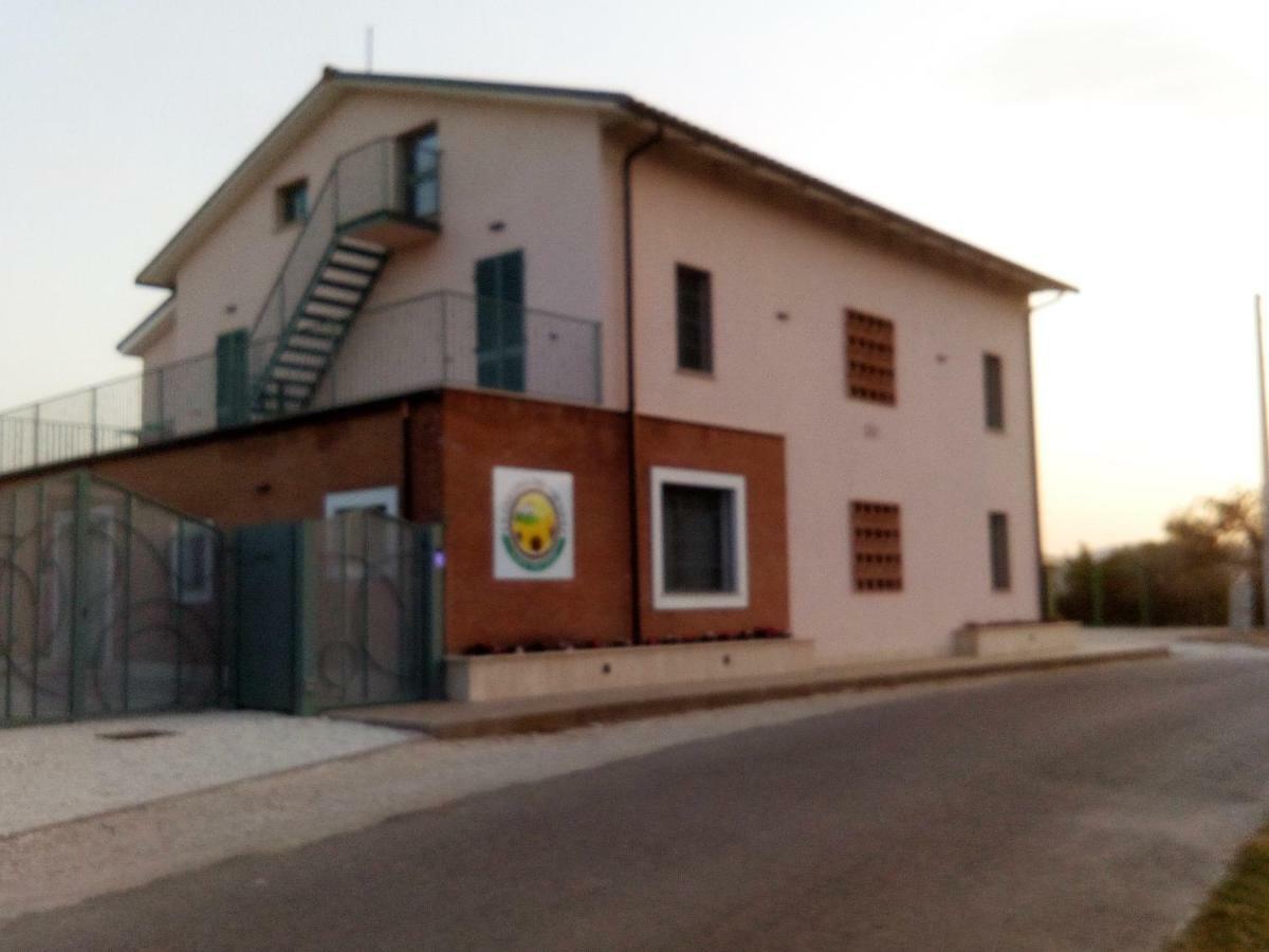 La Collina Del Girasole Villa Montecastrilli Eksteriør billede